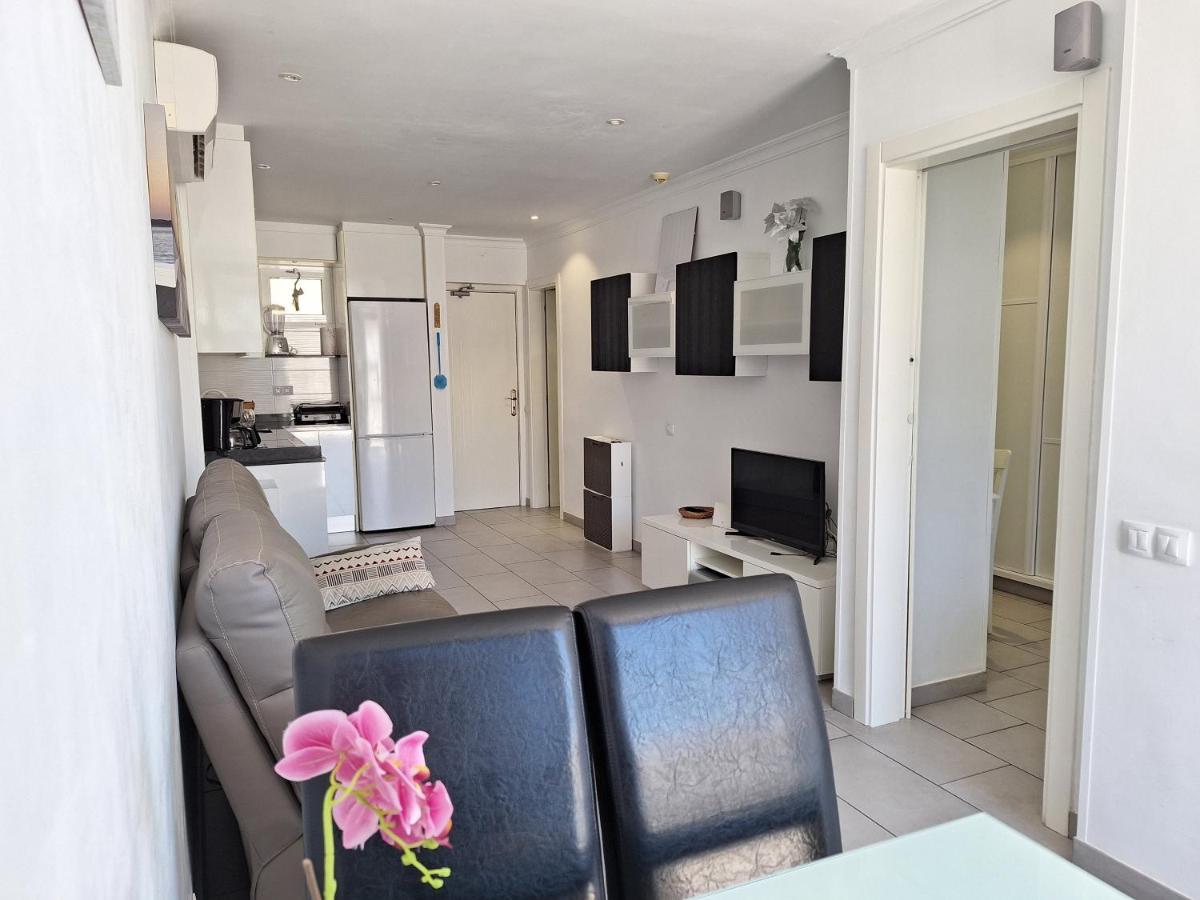 Solaris - Refurbished, Top Floor, Sea Views Puerto Rico  Exterior foto